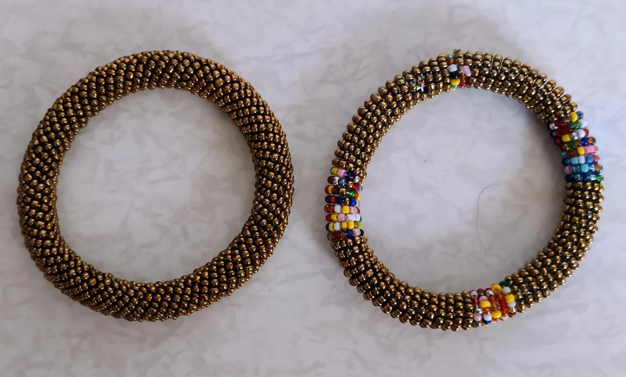 Lot de 2 bracelets joncs rigides perlés – Style ethnique / Népalais